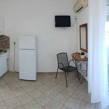 Linaraki Apartments&bungalows Campingplatz