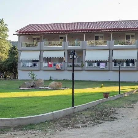 Linaraki & Campsite Sykia Chalkidikis