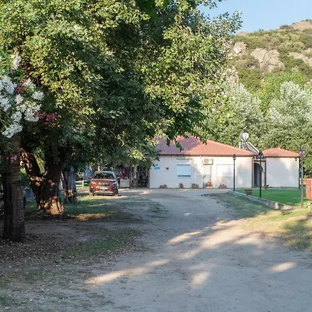 Kemping Linaraki & *