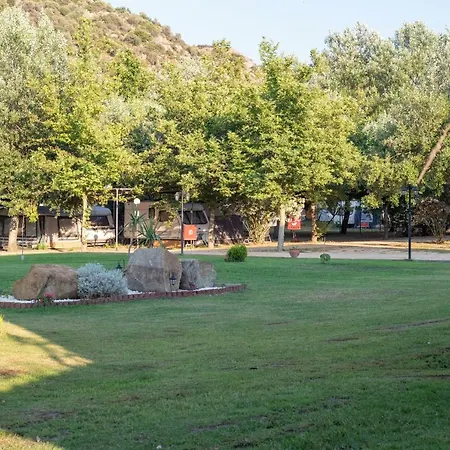 琳娜拉基公寓&简易别墅露营地